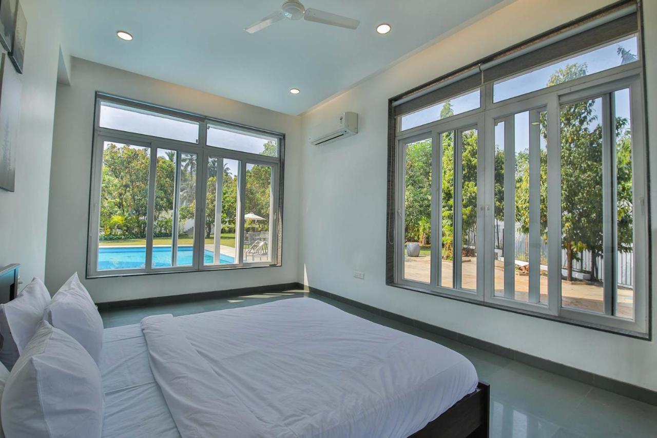Twilight Grove By Stayvista - Pool- View Villa With Manicured Lawn, Contemporary Interiors & Home Theatre คาร์จัต ภายนอก รูปภาพ